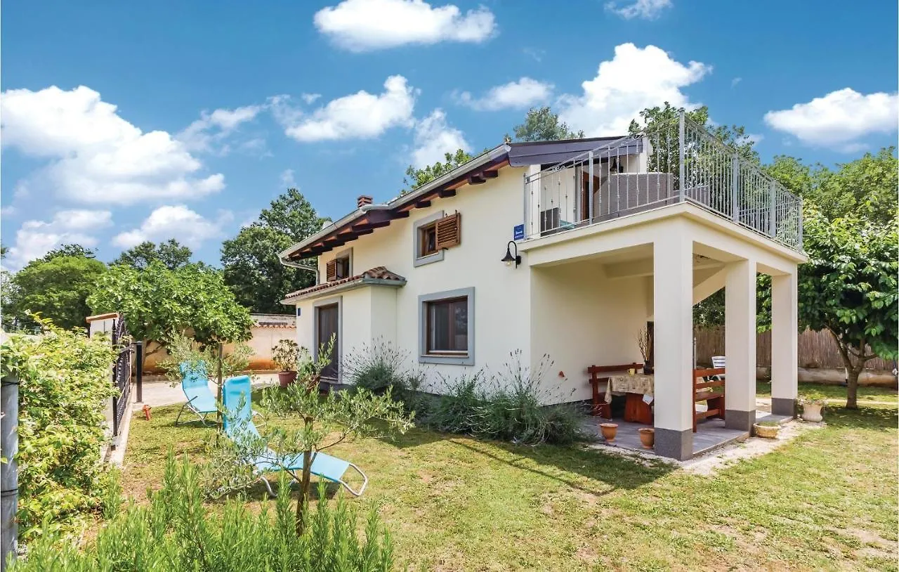 Nice Home In Medulin With Kitchen location