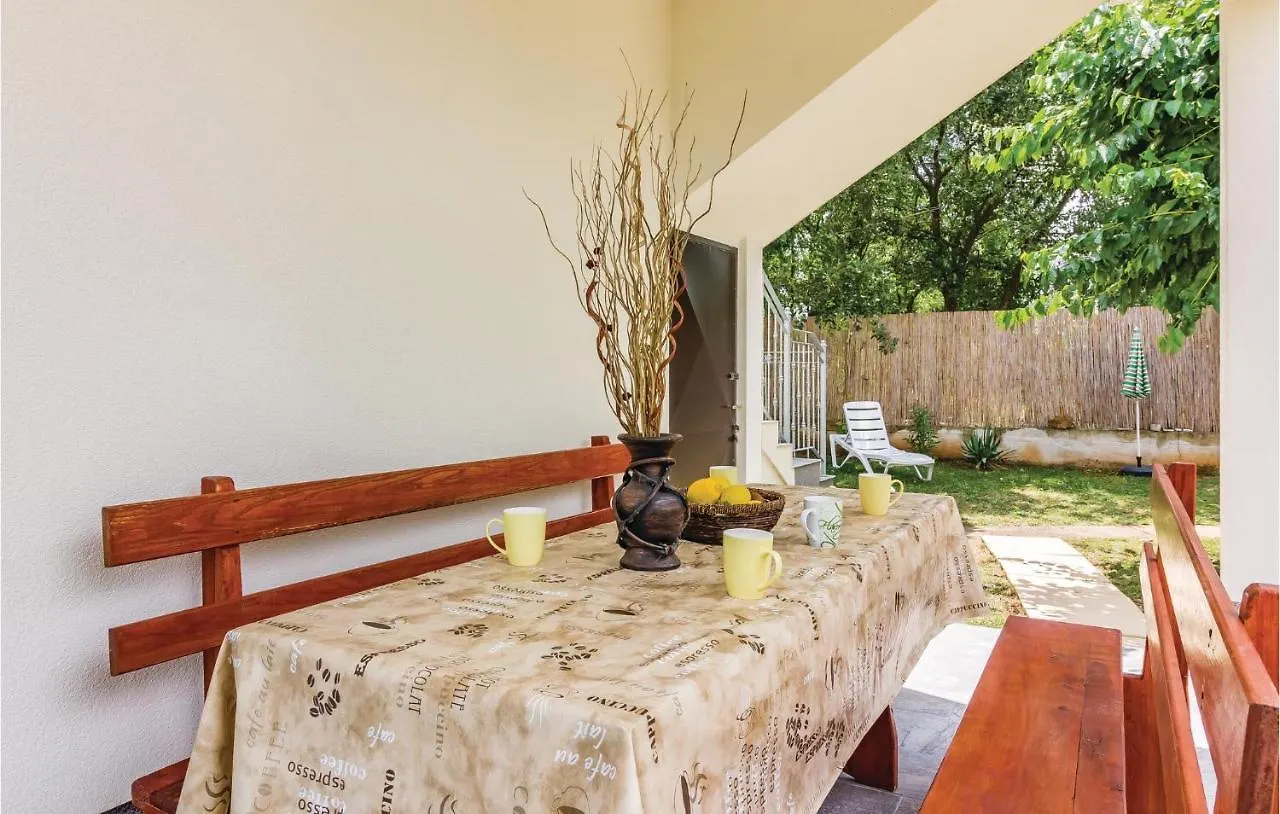 Nice Home In Medulin With Kitchen 度假居